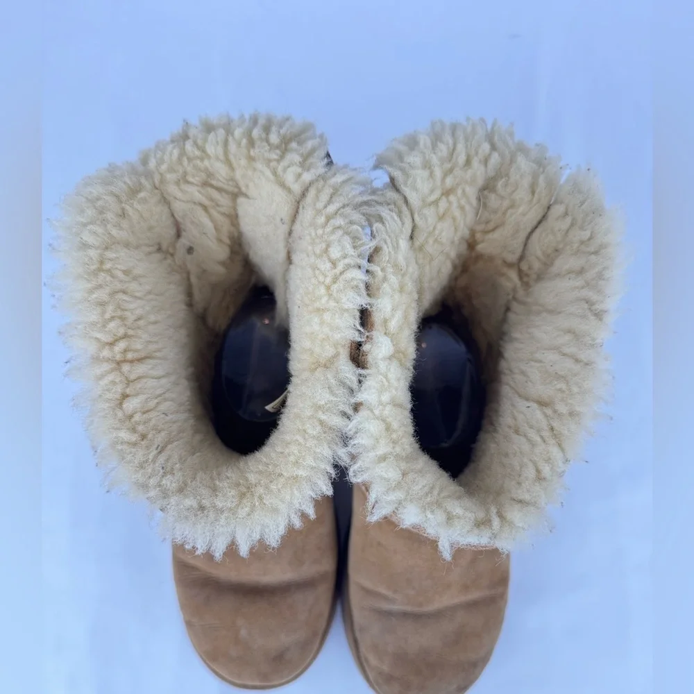 UGG Australia Bailey Bow in Chestnut